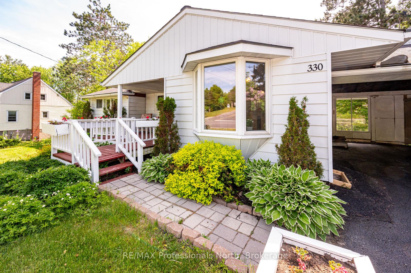 330 Manitoba Street, Bracebridge, ON, exterior