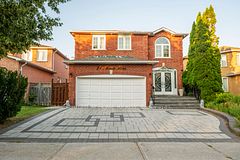 24 Aristotle Drive E, Richmond Hill, ON, exterior