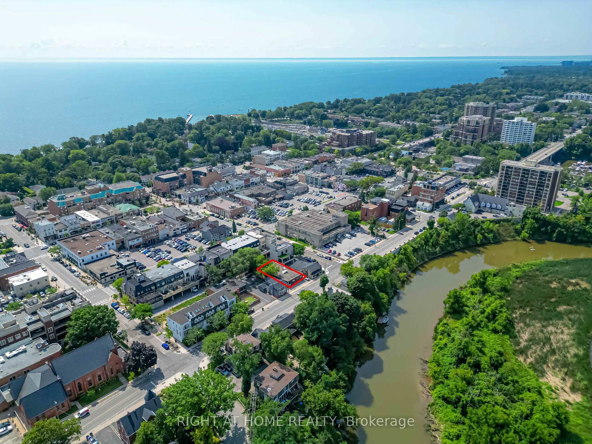 214 Randall Street, Oakville, ON, exterior
