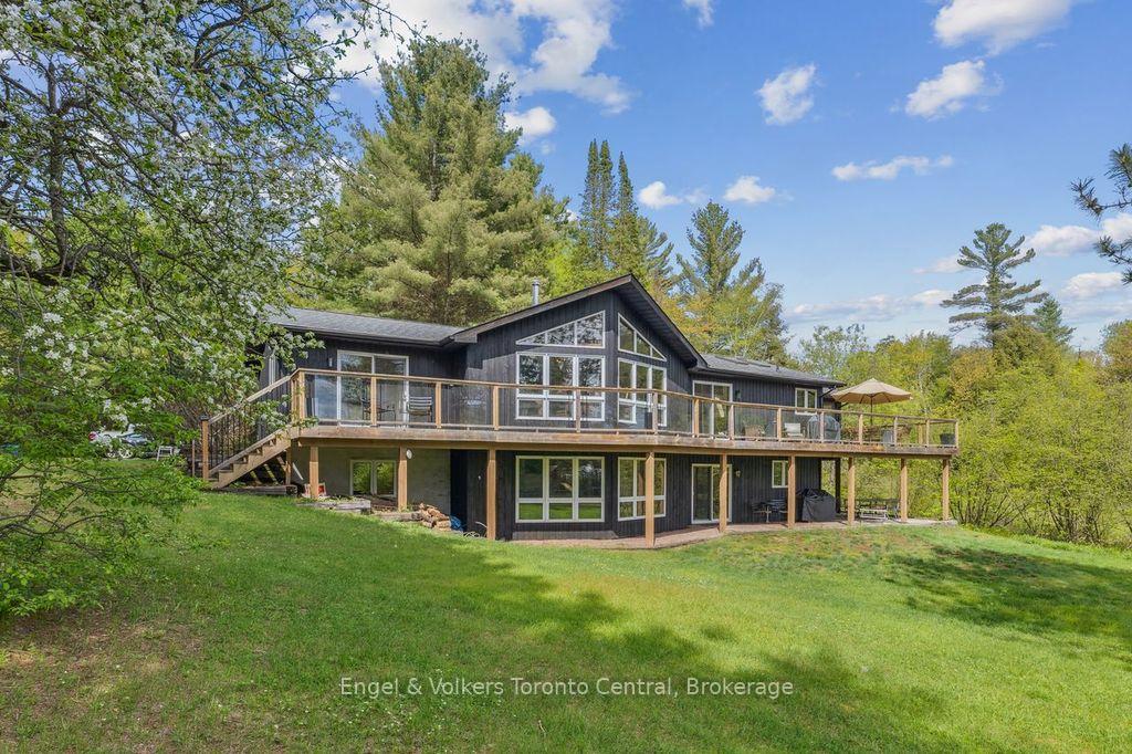 1823 Livingstone Lake Road, Algonquin Highlands, ON, exterior