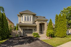 2330 Valleyridge Drive, Oakville, ON, exterior