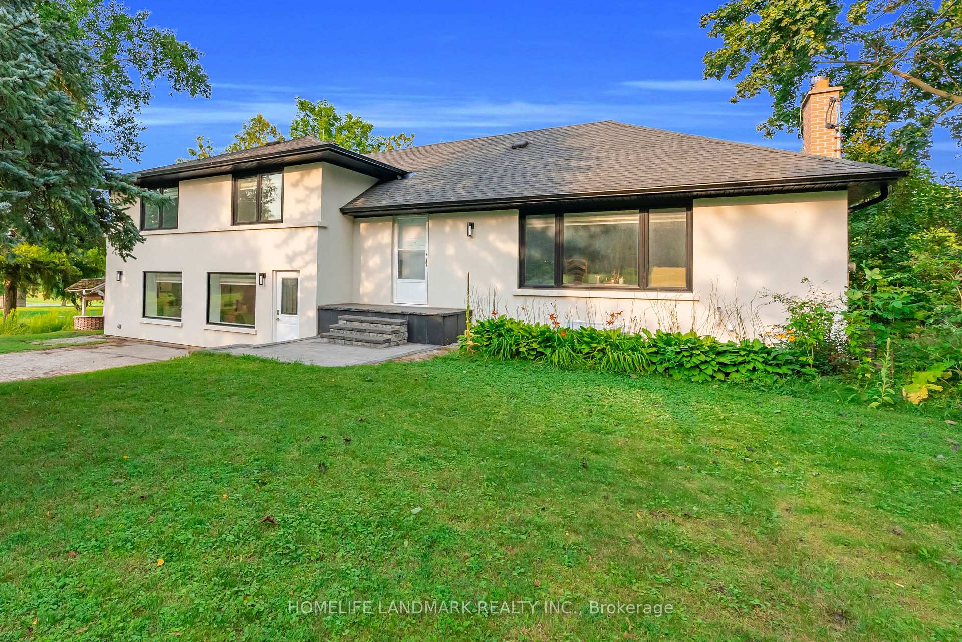 11821 Woodbine Avenue, Whitchurch-Stouffville, ON, exterior