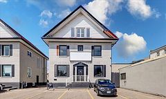 74 King Street W, Oshawa, ON, exterior