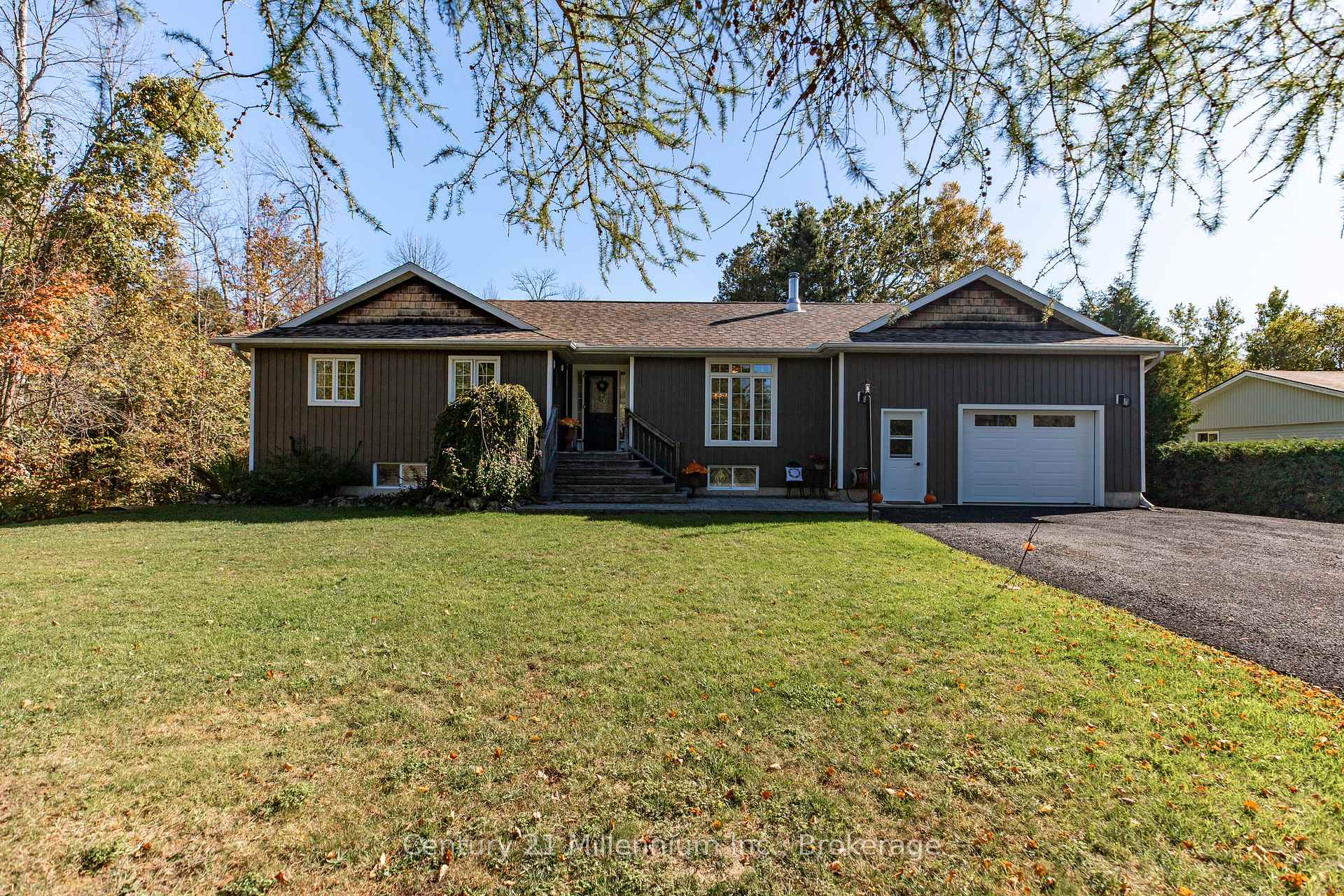 23 Pierce Street N, South Bruce Peninsula, ON, exterior