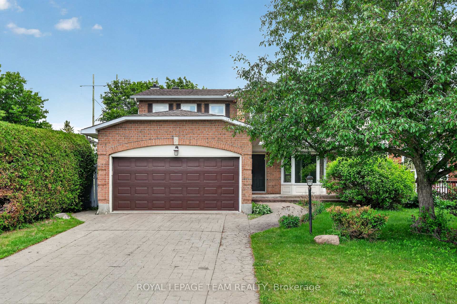 6 Shetland Way, Kanata, ON, exterior