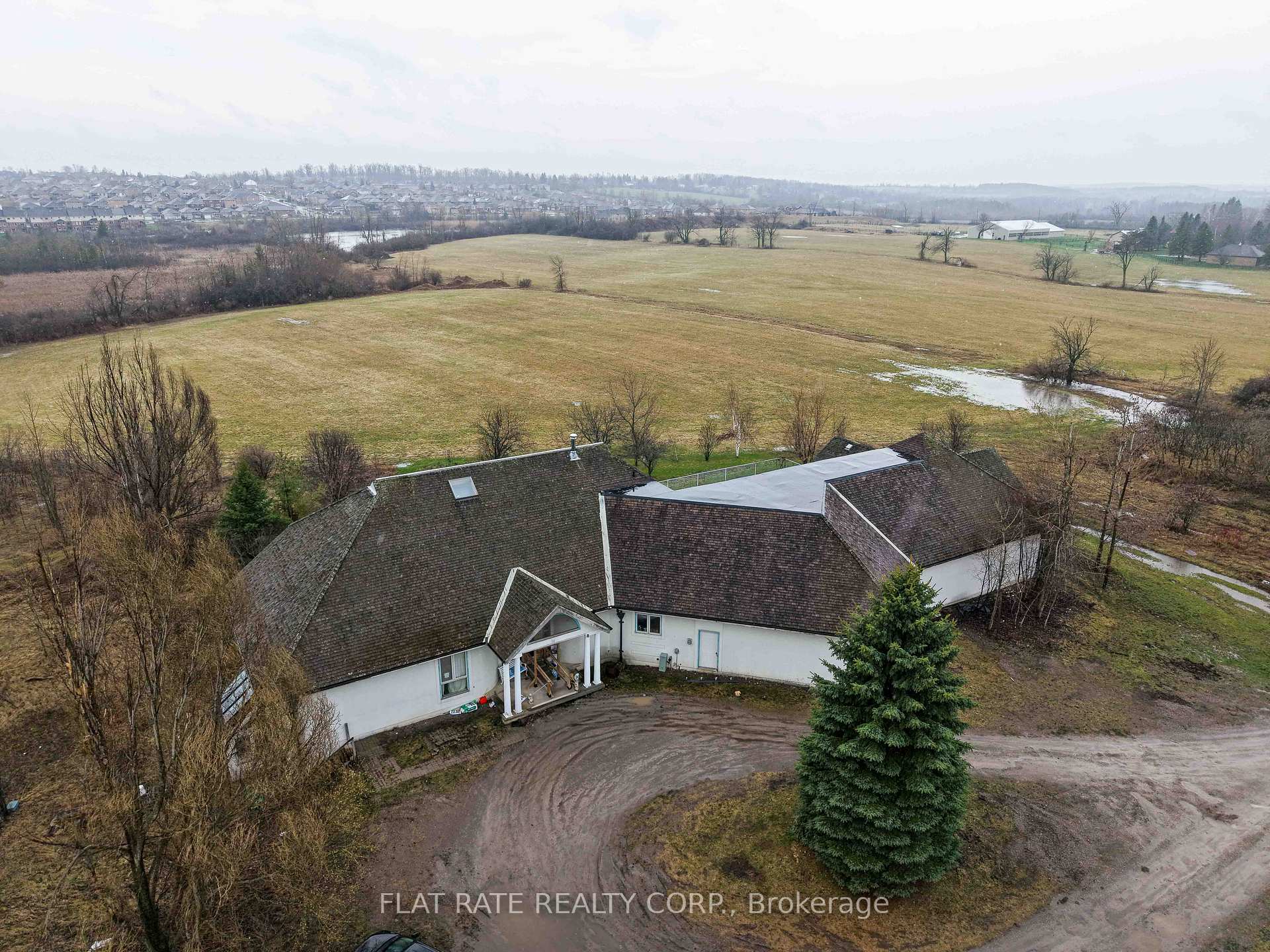 1315 Parkhill Road W, Peterborough, ON, exterior