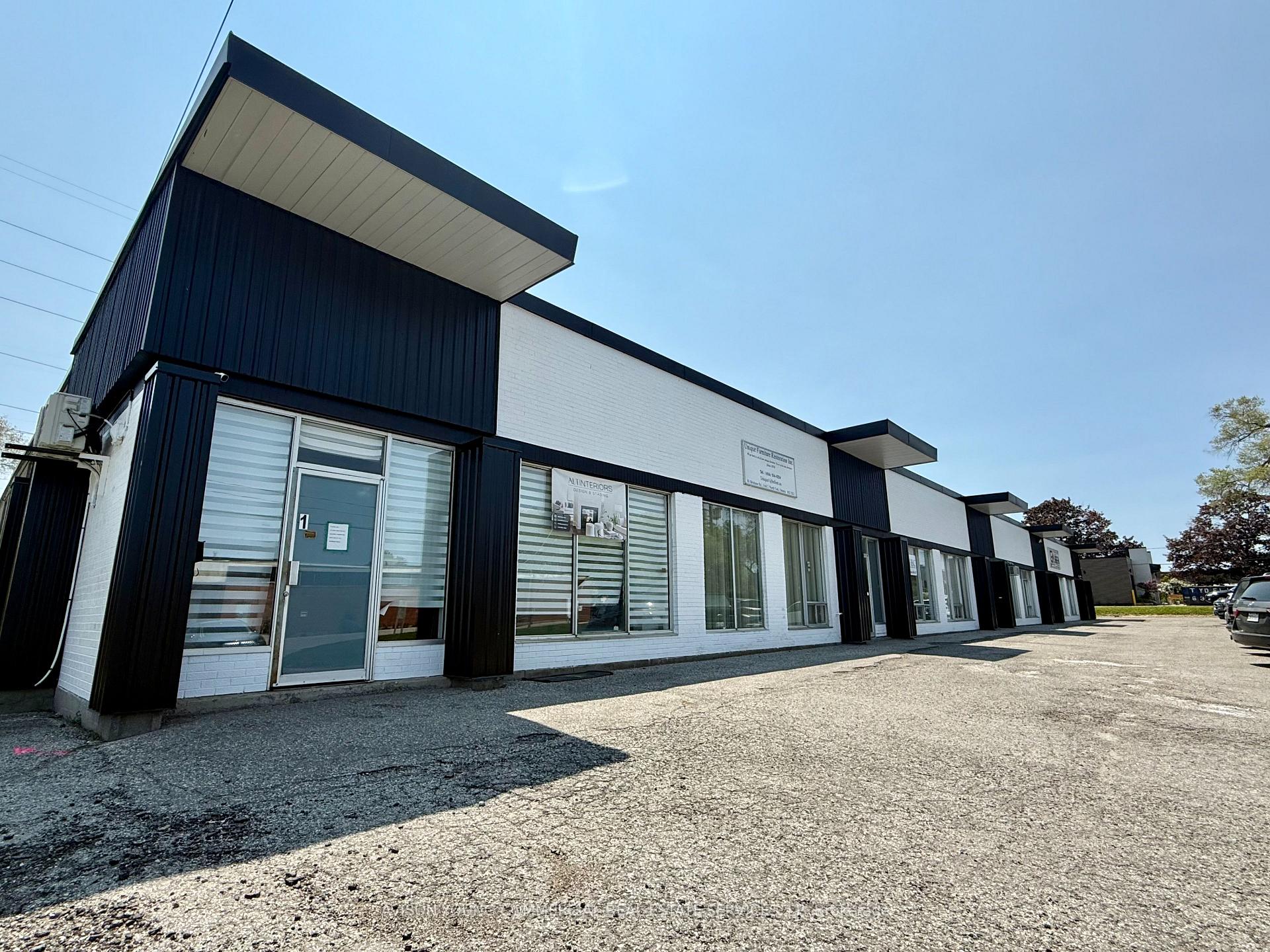 4 - 81 Brisbane Road, Toronto W05, ON, exterior