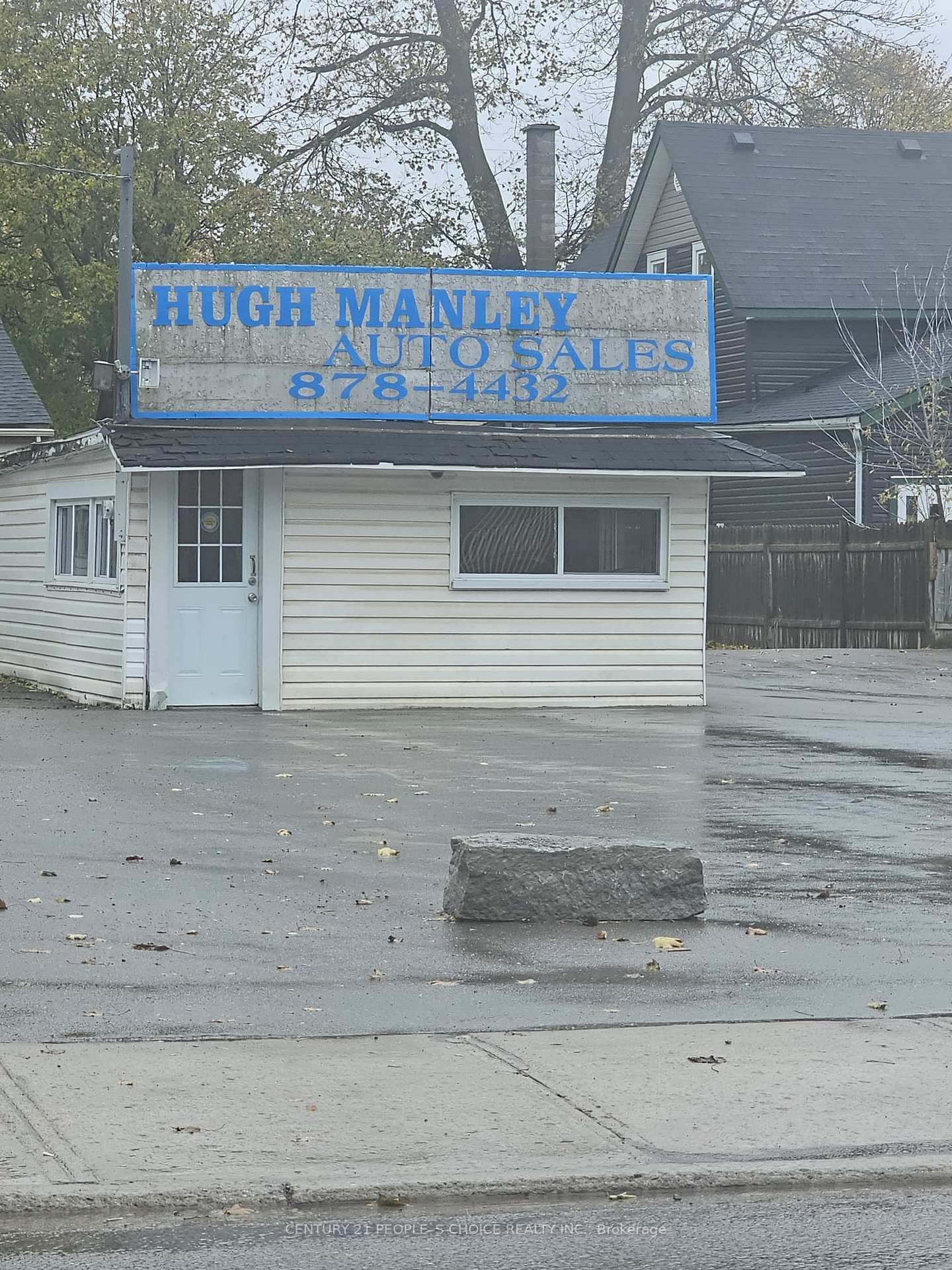 71 Queen St & 70 King Street, Kawartha Lakes, ON, exterior