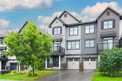 873 Kilbirnie Drive, Barrhaven, ON, exterior
