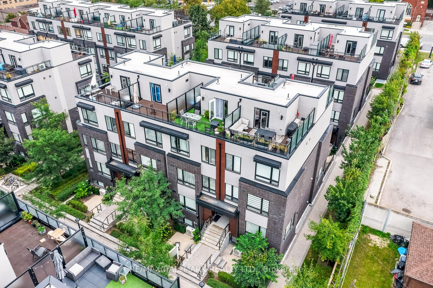 306 - 1120 Briar Hill Avenue, Toronto W04, ON, exterior