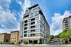 210 - 1990 Bloor Street W, Toronto W02, ON, exterior