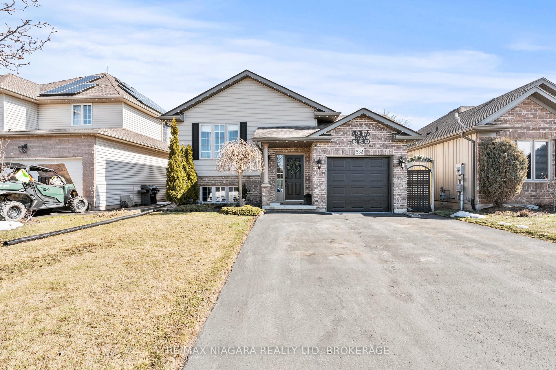 232 Regatta Drive, Welland, ON, exterior