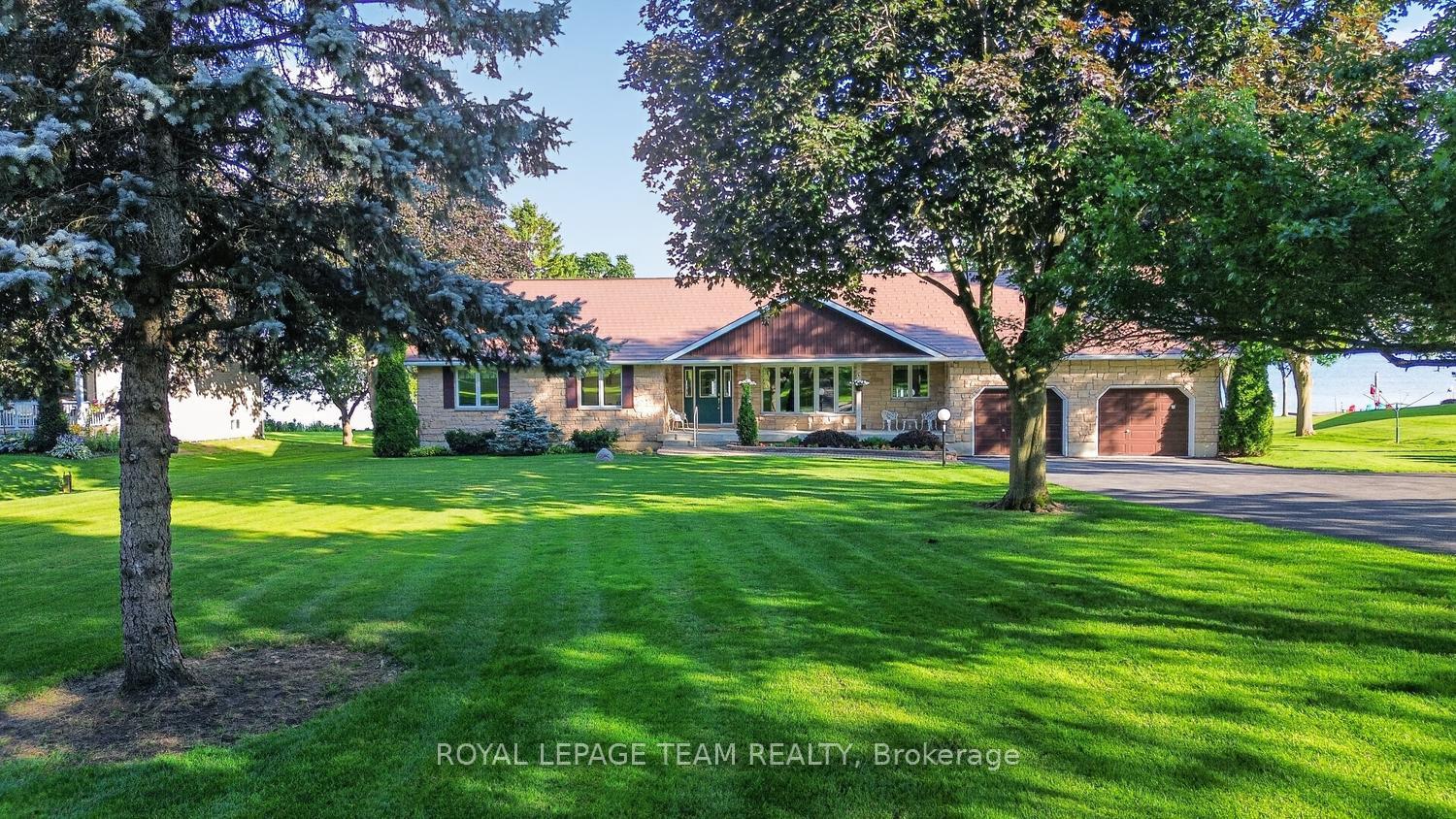 1363 County 2 Road, Augusta, ON, exterior