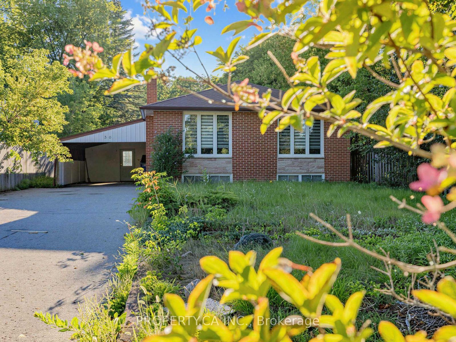 30 Willow Street, East Gwillimbury, ON, exterior