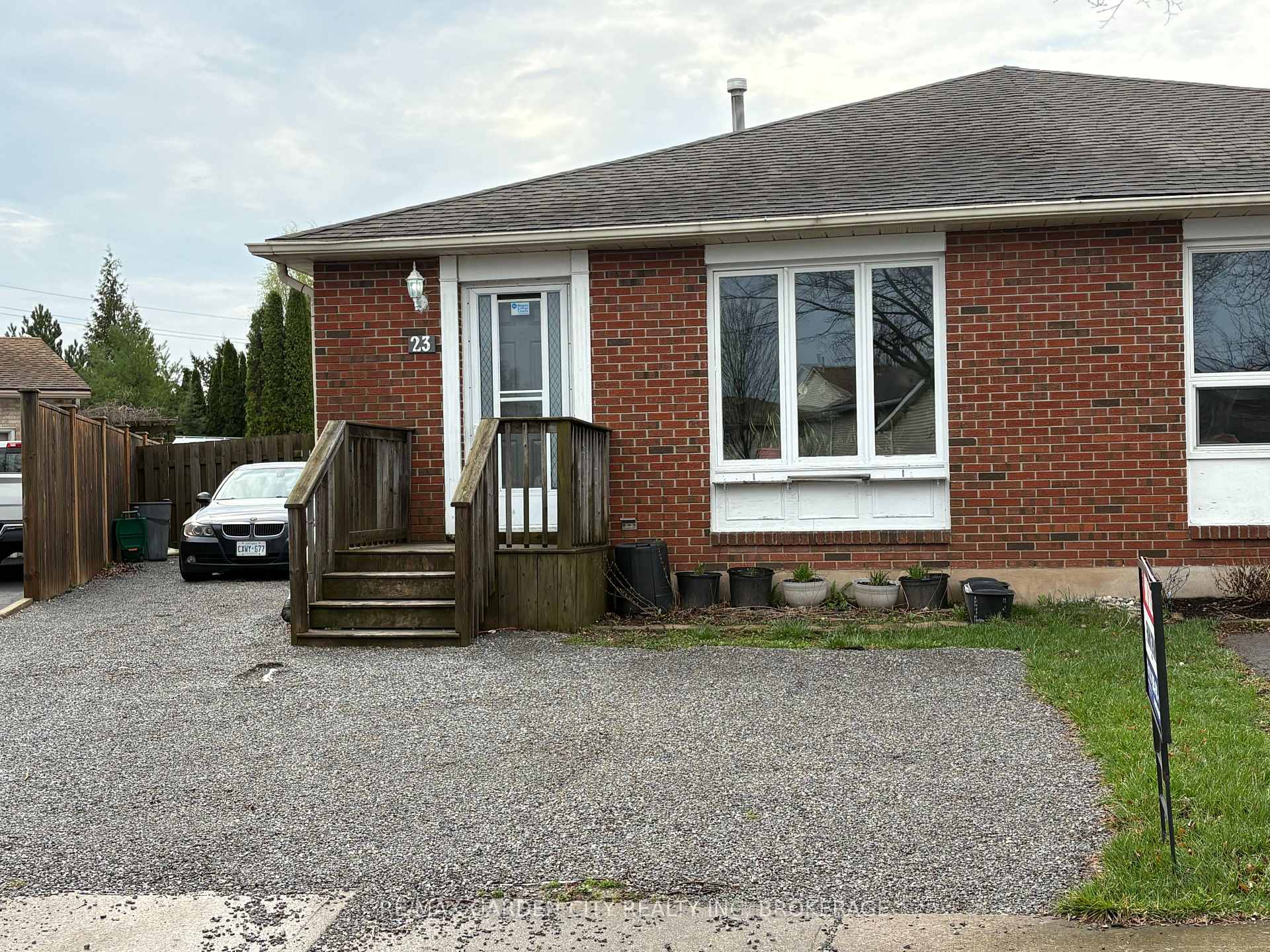 23 POPLAR Crescent, Welland, ON, exterior