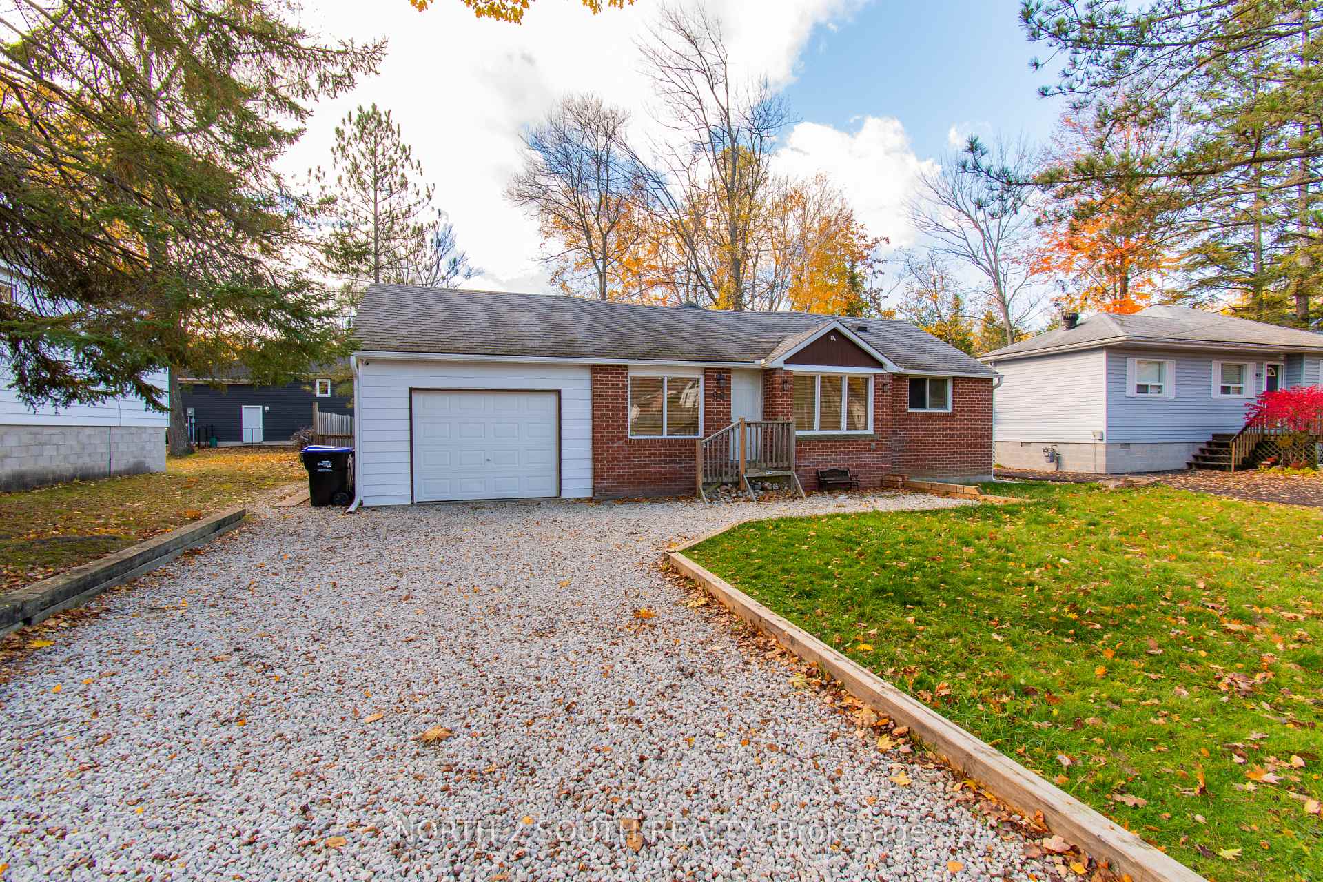 98 33rd Street N, Wasaga Beach, ON, exterior