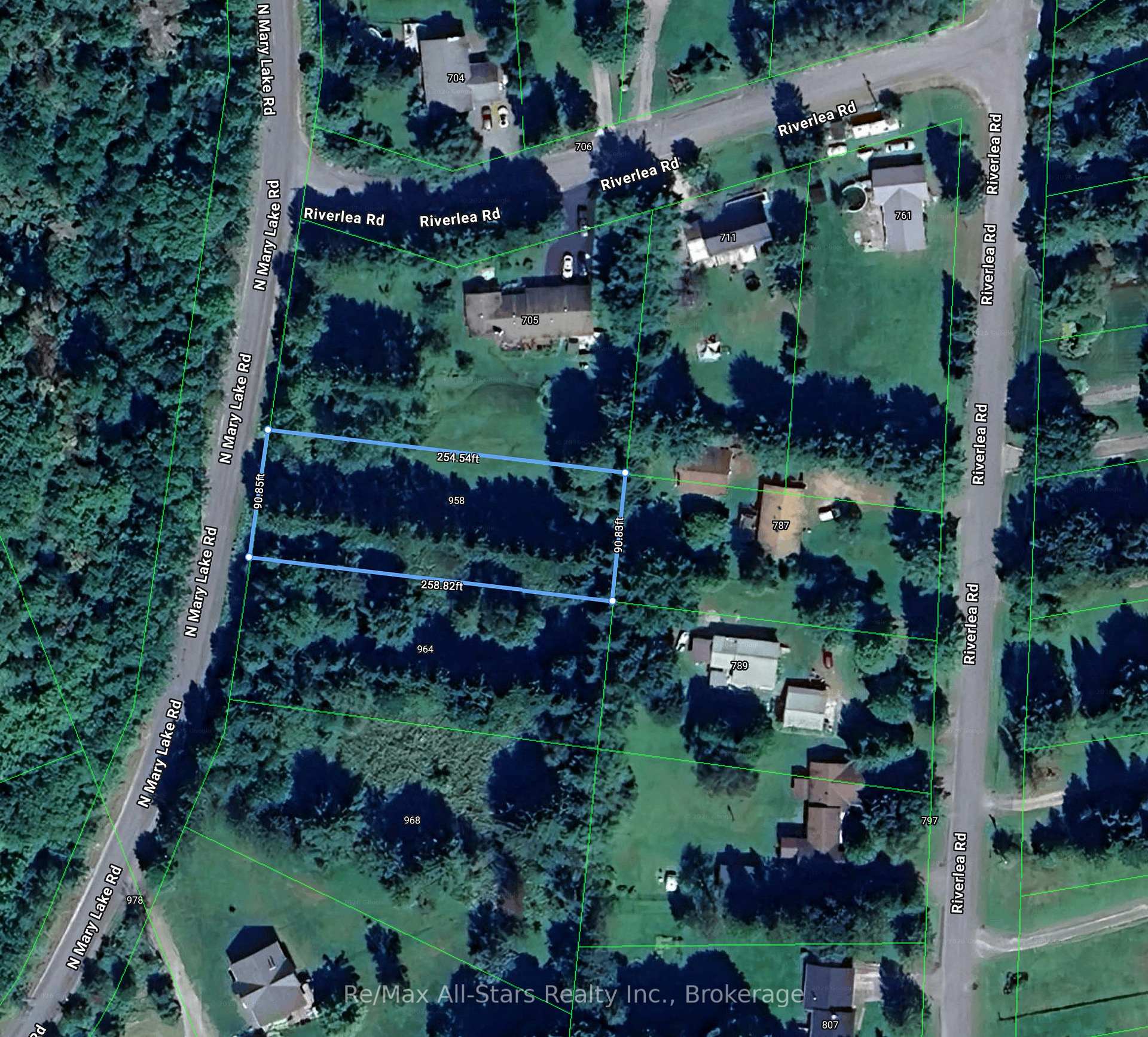 958 North Mary Lake Road, Huntsville, ON, exterior