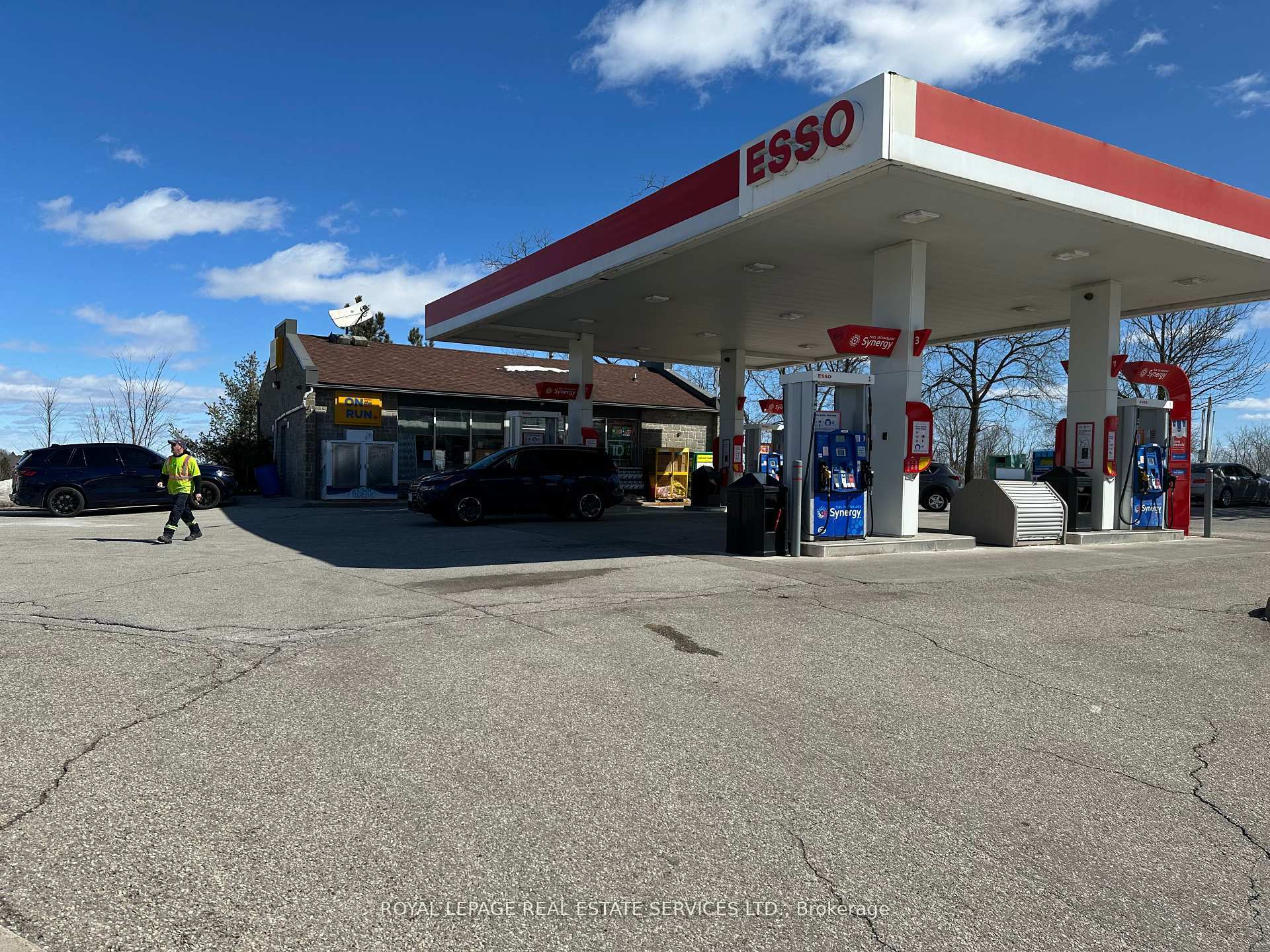 Address withheld, Burlington, ON, exterior