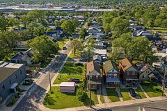 382 Beach Road, Hamilton, ON, exterior