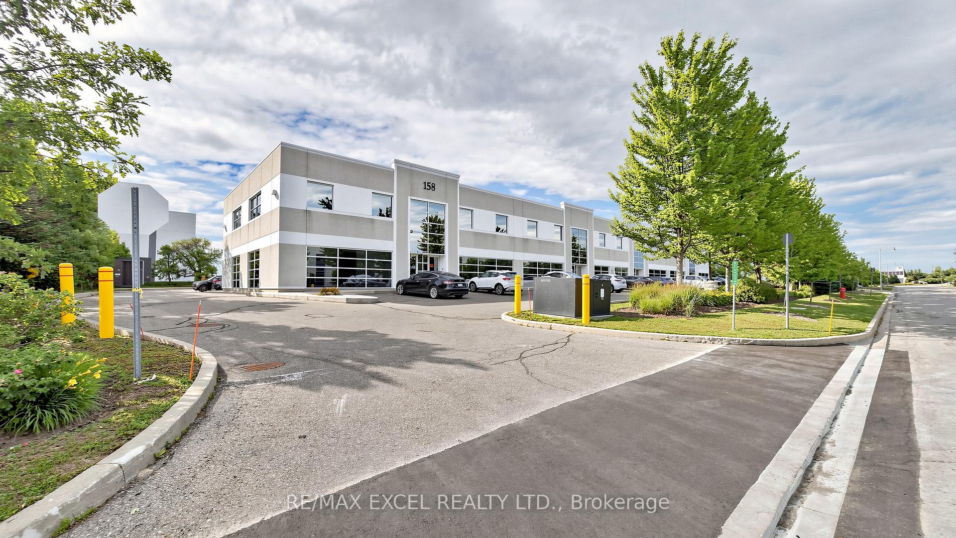 15 - 158 Don Hillock Drive, Aurora, ON, exterior