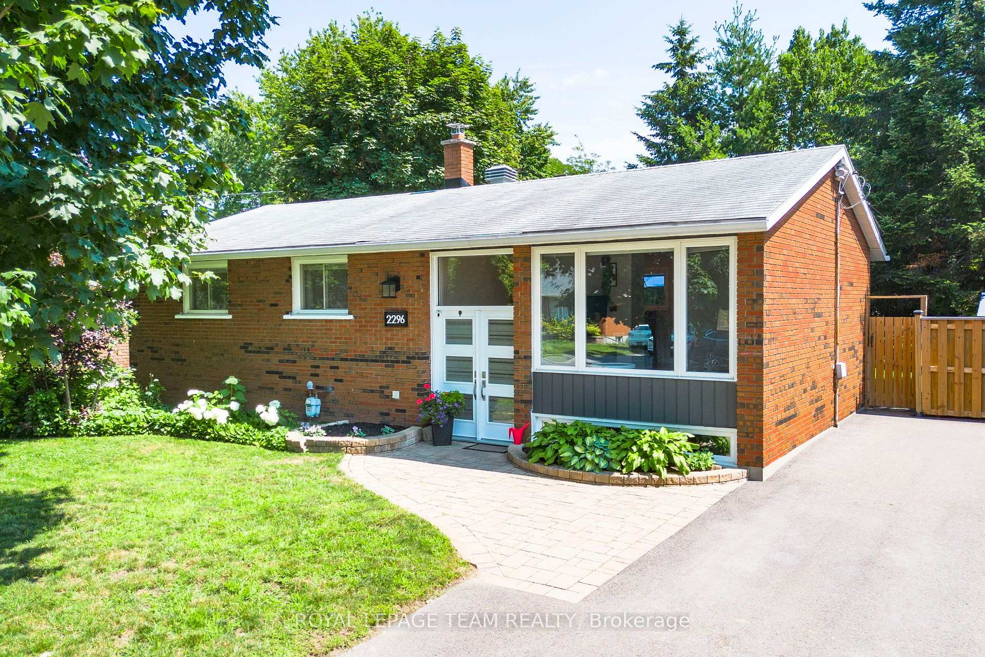 2296 Kay Street, Parkway Park - Queensway Terrace S and Area, ON, exterior