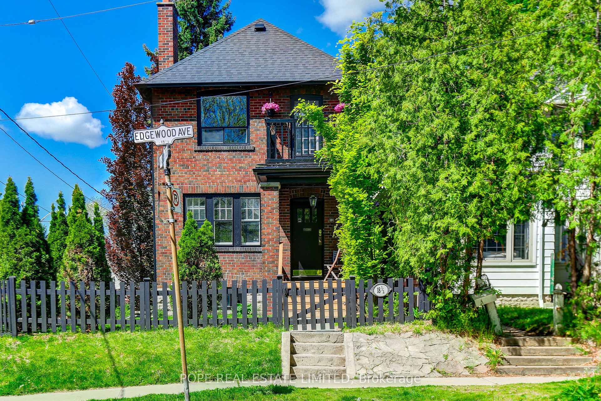 18 Edgewood Avenue, Toronto E02, ON, exterior