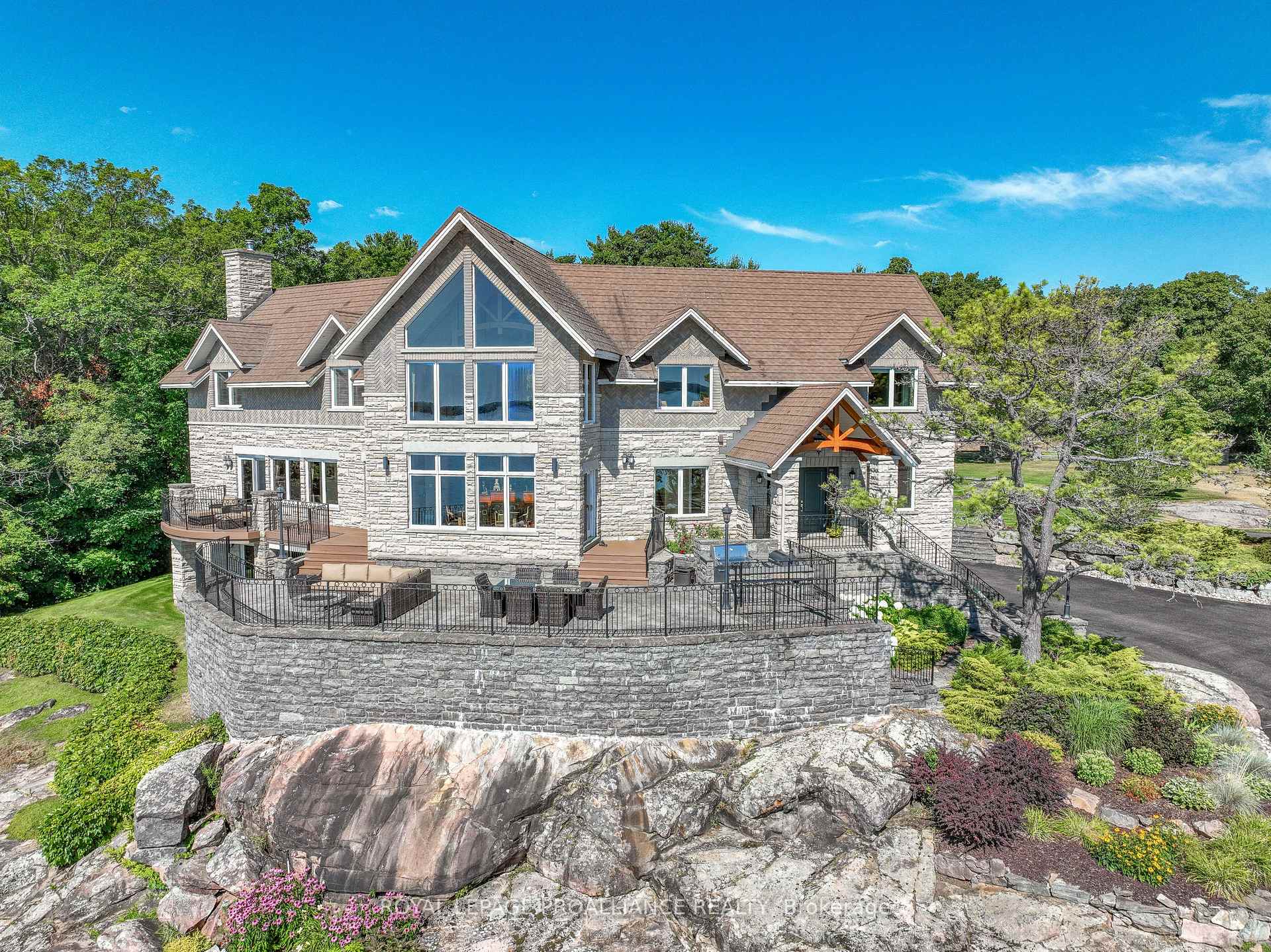 1188 1000 Islands Parkway, Front of Yonge, ON, exterior