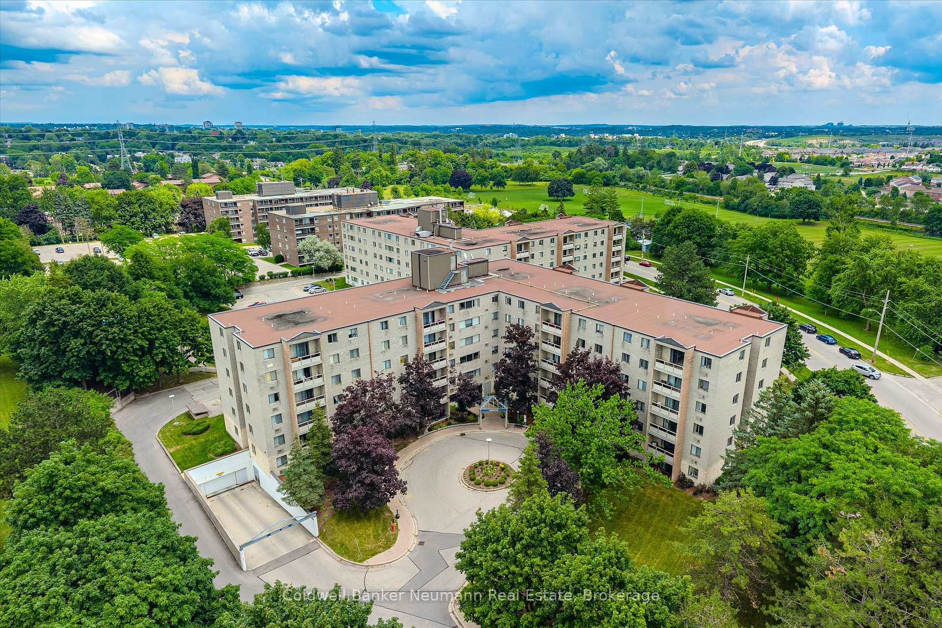 405 - 93 Westwood Road, Guelph, ON, exterior