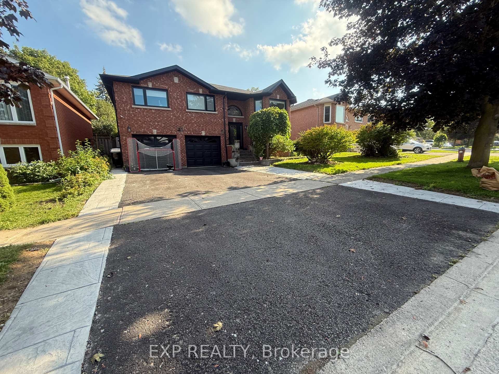 52 Compton Crescent, Bradford West Gwillimbury, ON, exterior