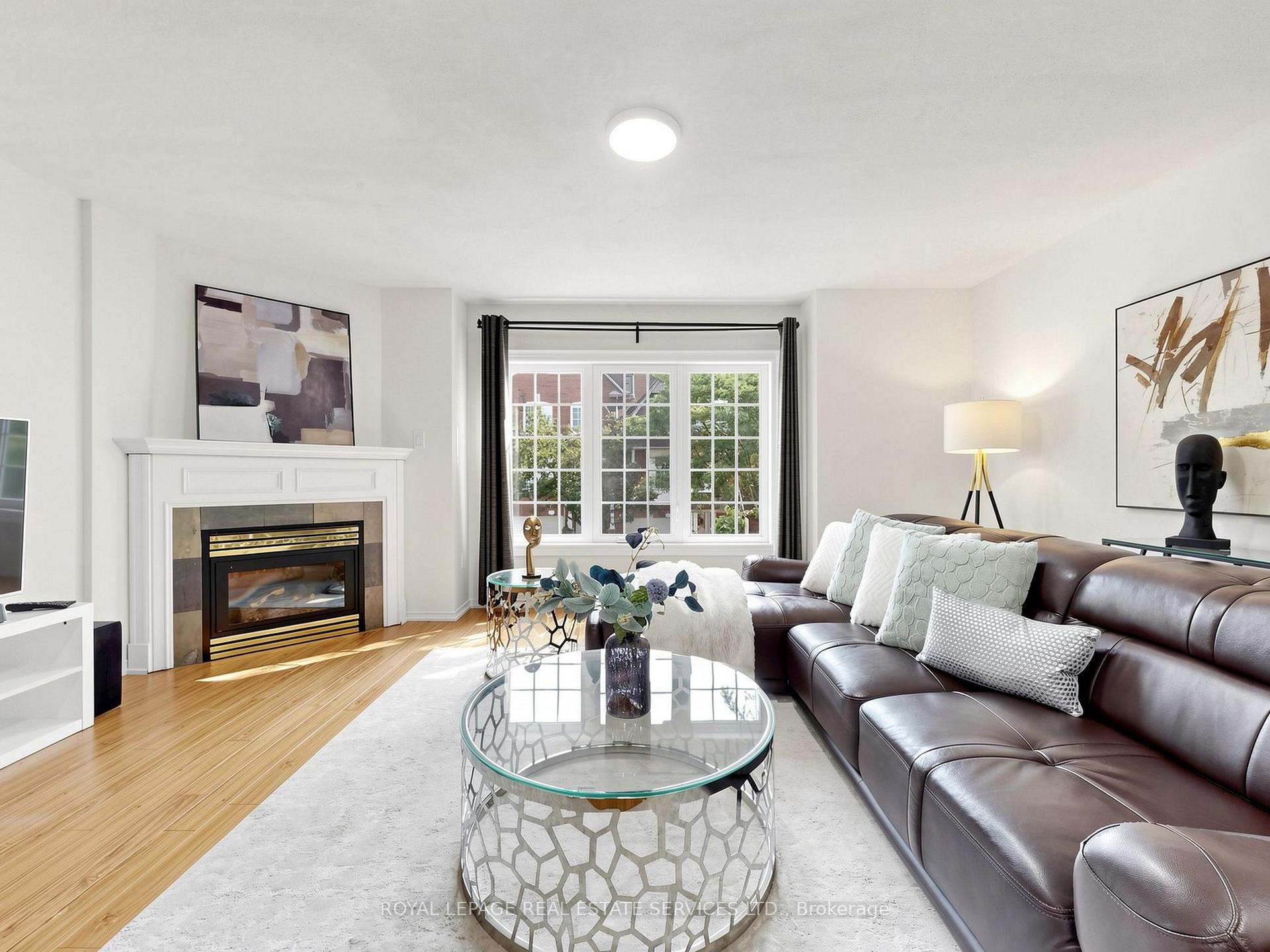 11 - 1575 South Parade Court, Mississauga, ON, exterior
