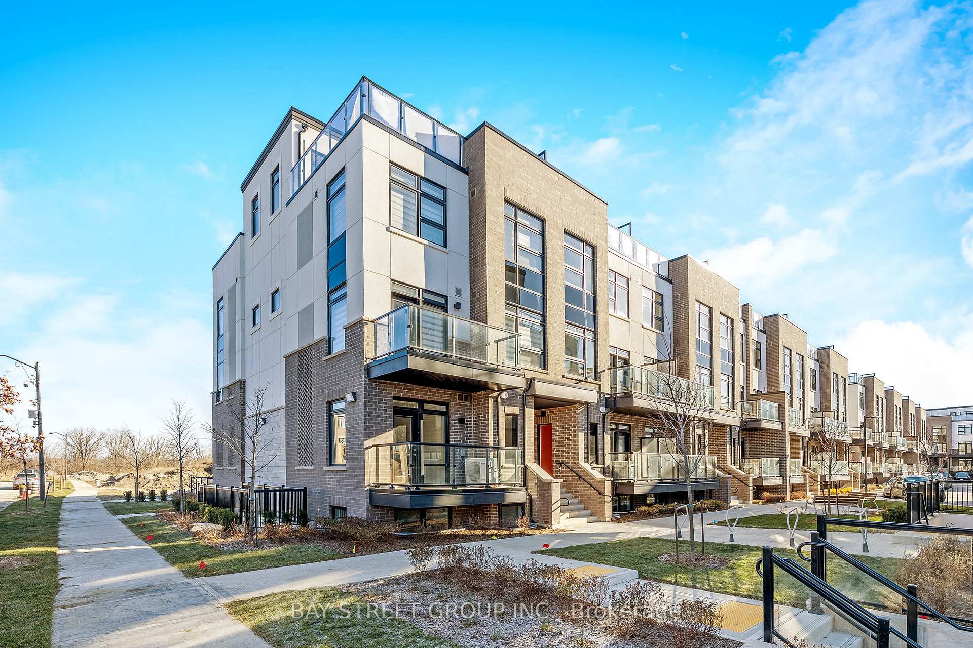 111 - 1573 Rose Way, Milton, ON, exterior