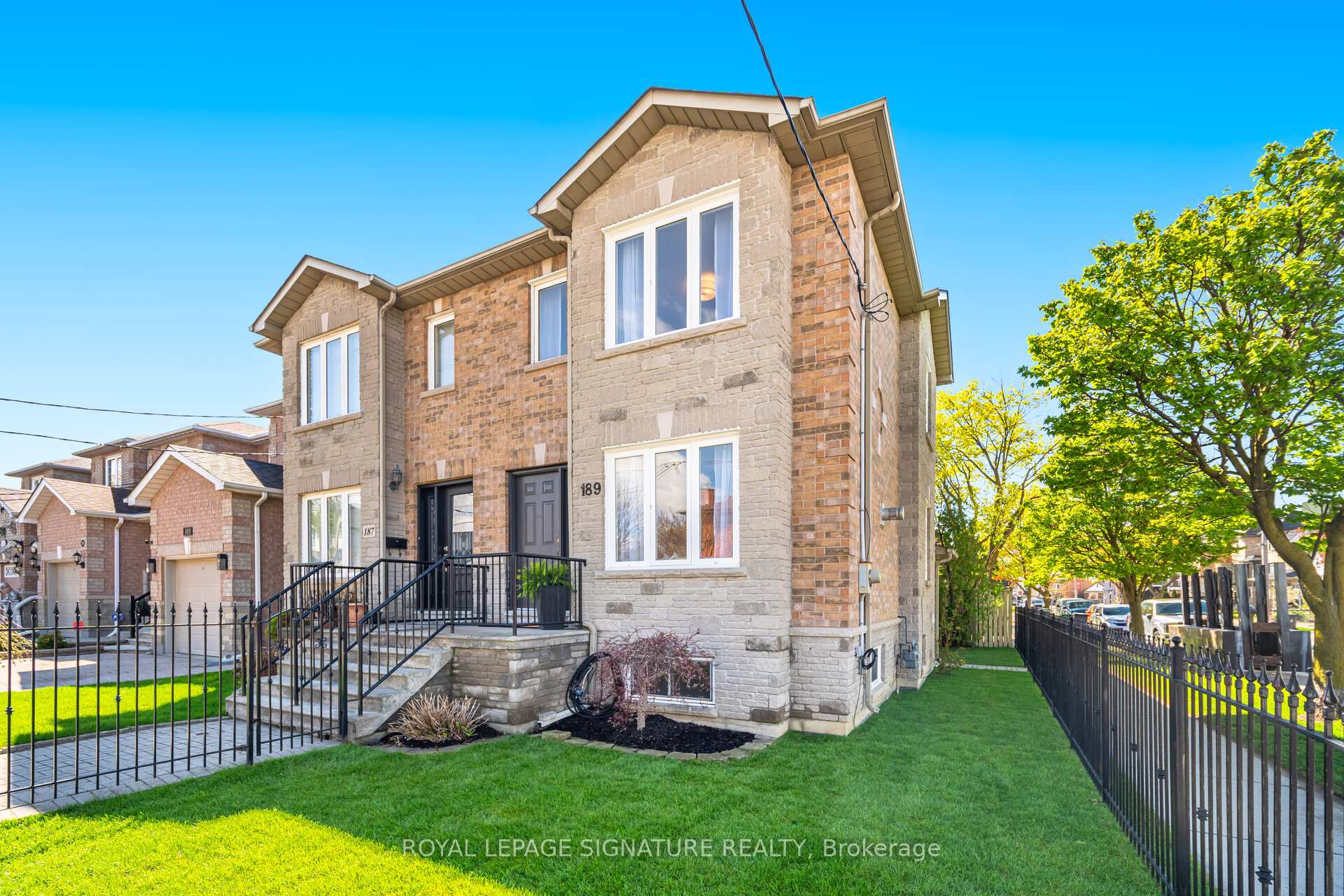 189 Aileen Avenue, Toronto W03, ON, exterior