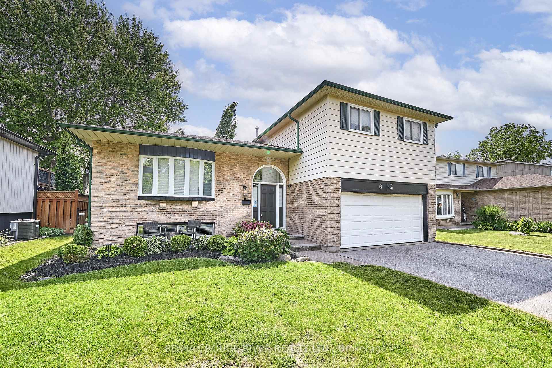 6 Ribblesdale Drive, Whitby, ON, exterior