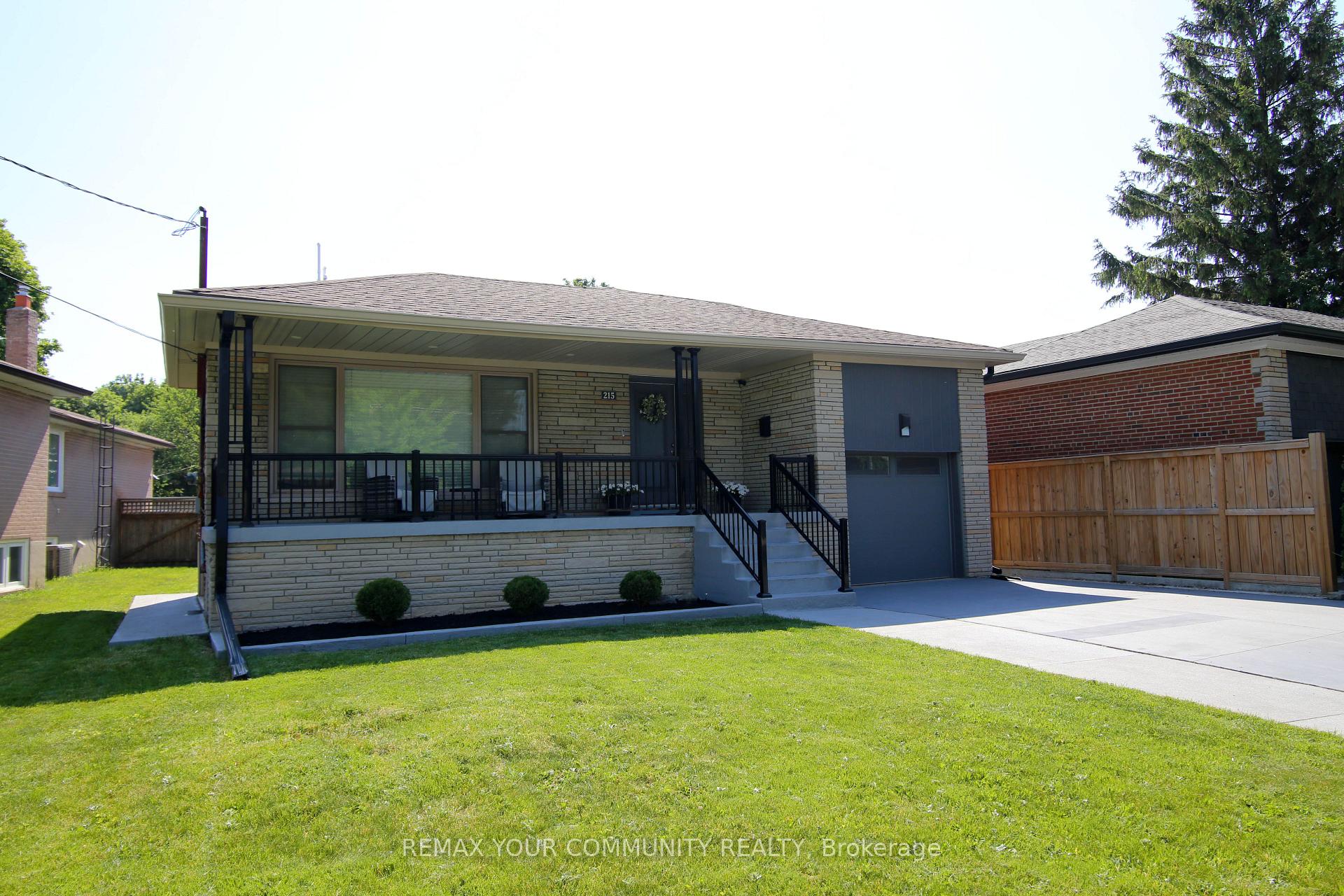 215 Honiton Street, Toronto C06, ON, exterior