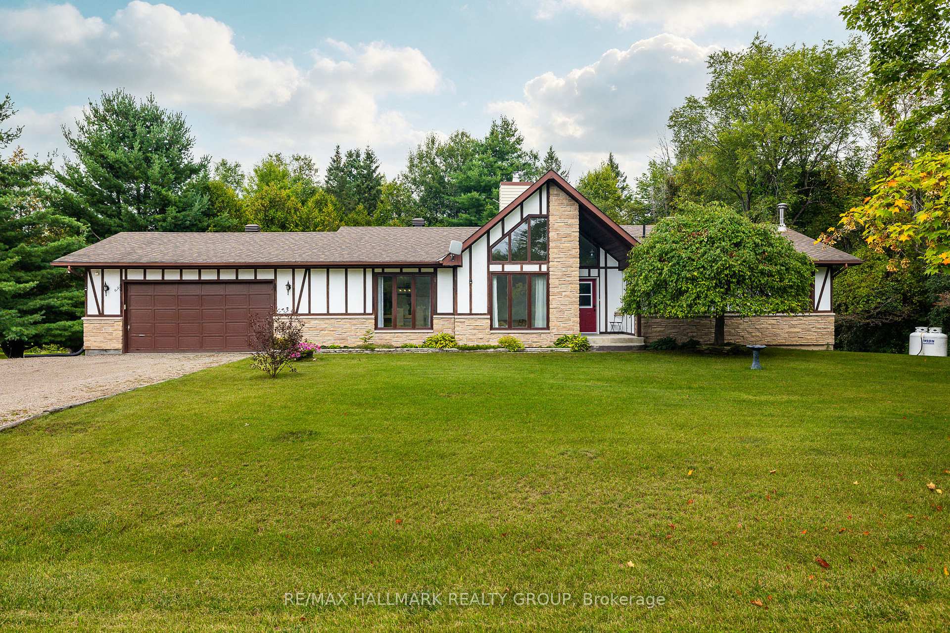 2346 Bathurst 5th Concession Road, Perth, ON, exterior