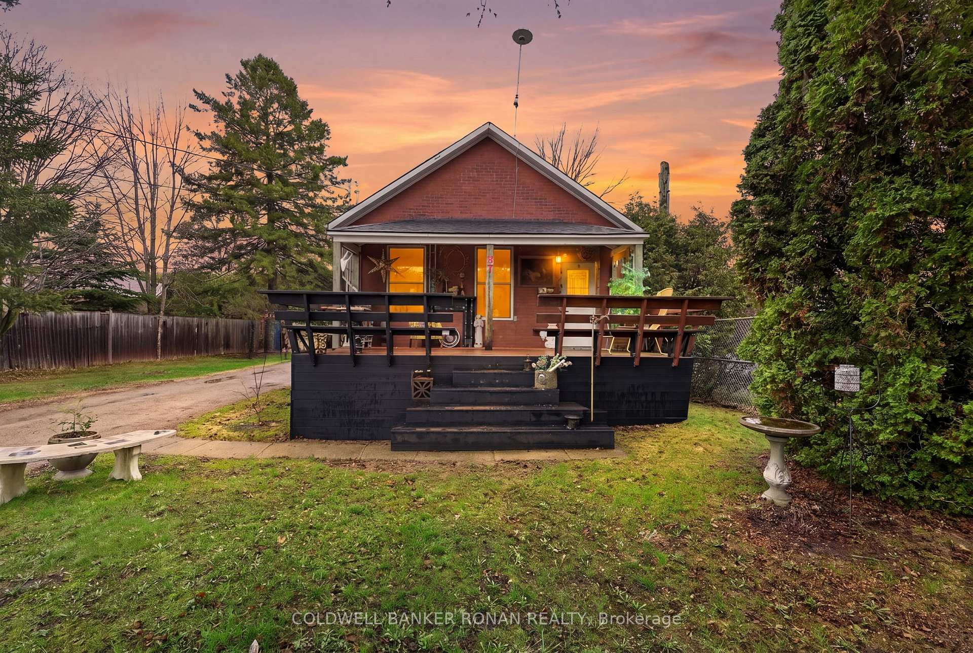 87 Wellington Street E, New Tecumseth, ON, exterior