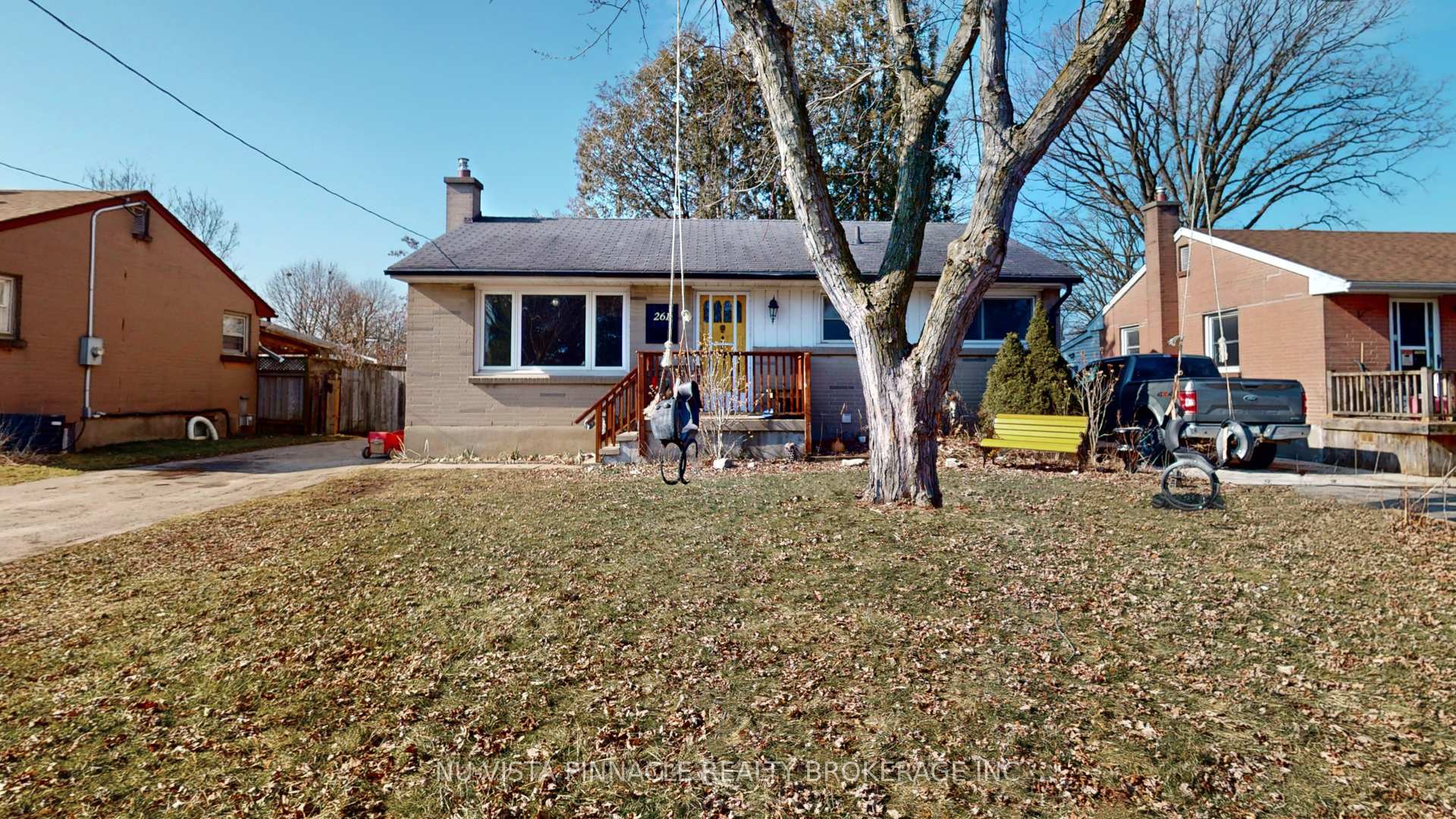261 Winnipeg Street, London East, ON, exterior