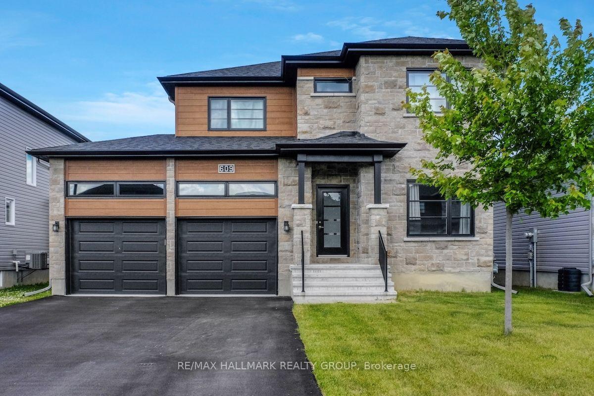 609 Misty Street, Russell, ON, exterior