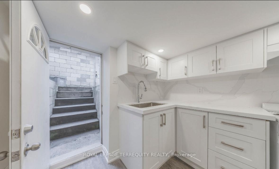 Bsmt - 185 Laughton Avenue, Toronto W03, ON, exterior