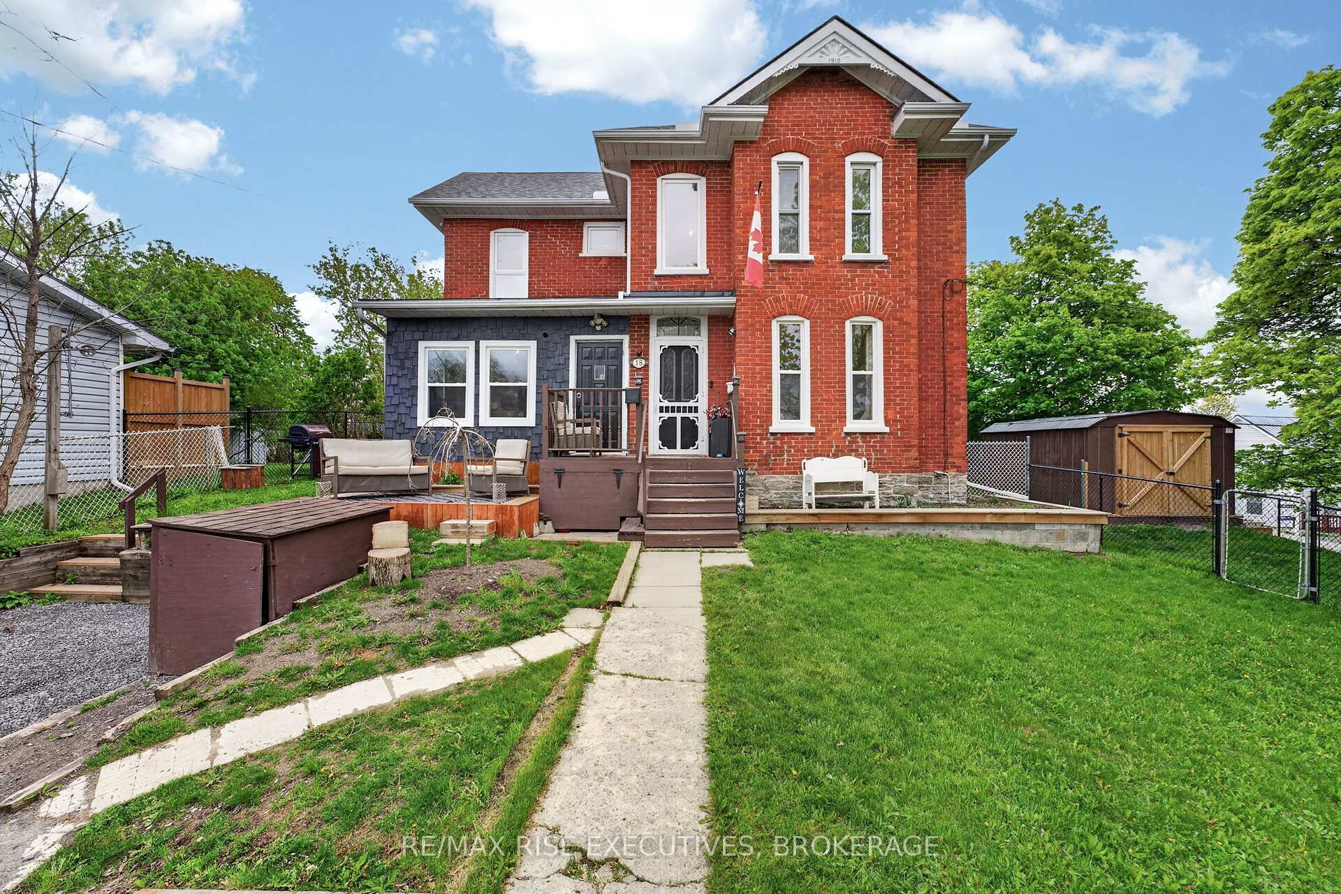 18 Stone Street, Belleville, ON, exterior