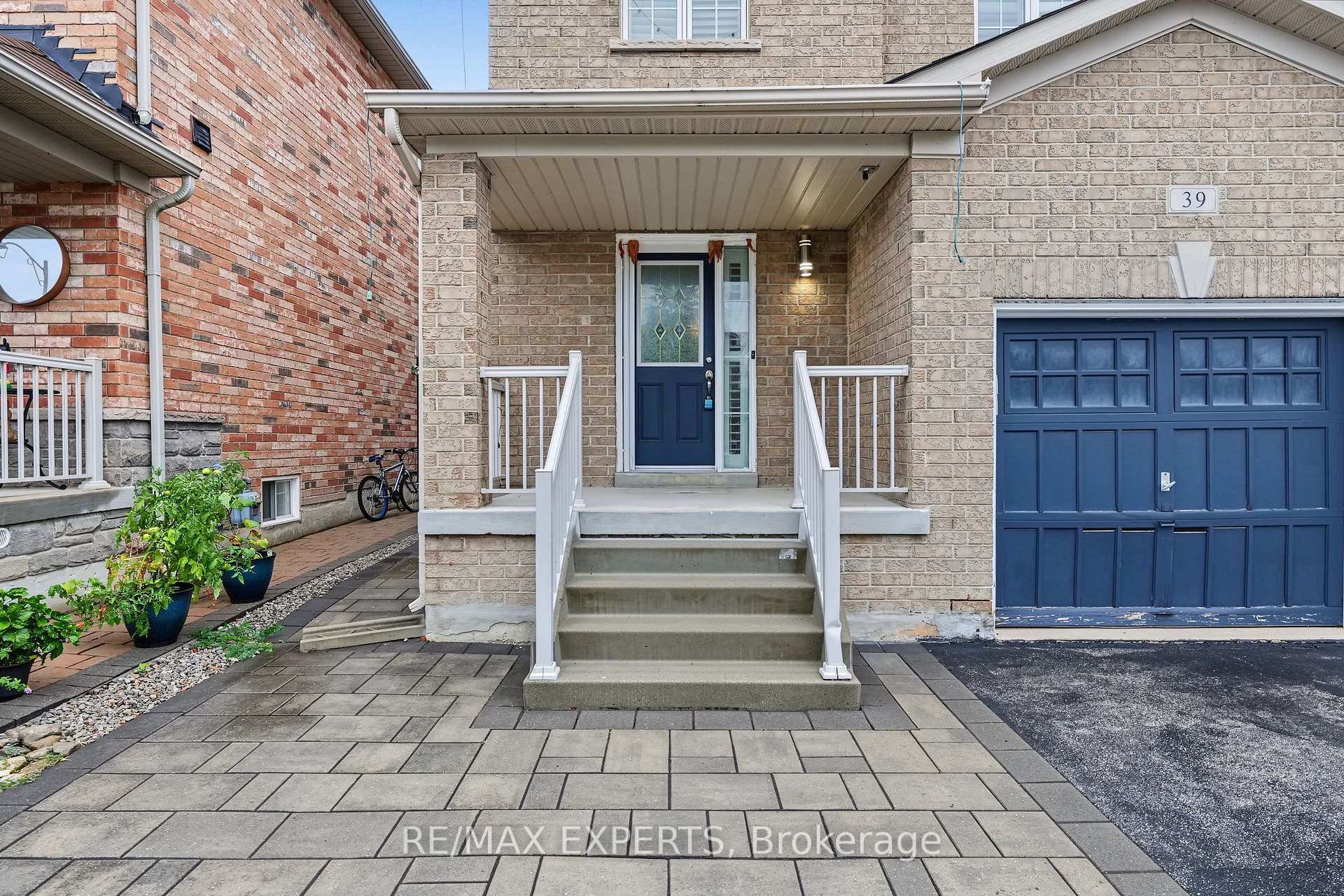 39 Naylor Drive, Bradford West Gwillimbury, ON, exterior