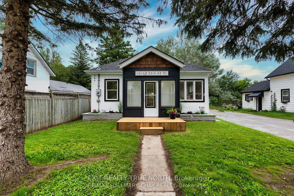 125 Queen Street W, Springwater, ON, exterior