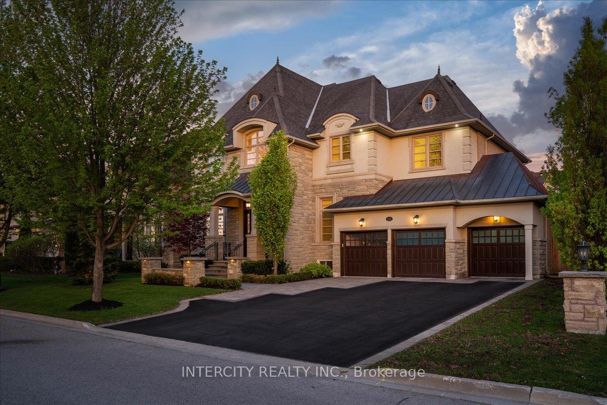233 Carisbrooke Circle, Aurora, ON, exterior