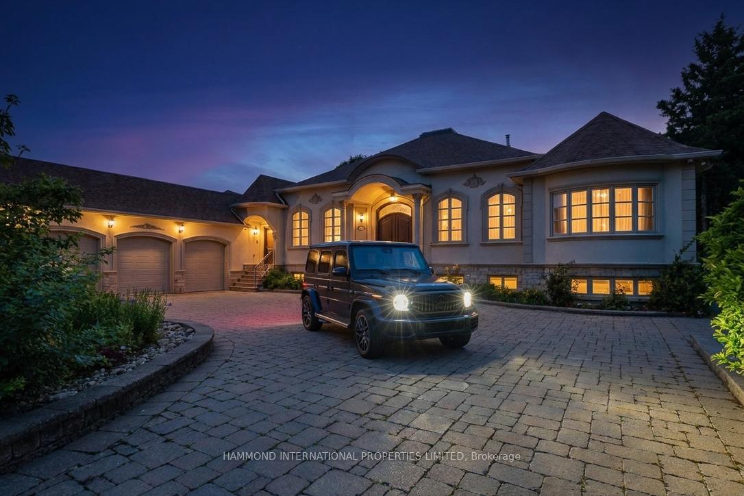 12 Denham Drive, Richmond Hill, ON, exterior
