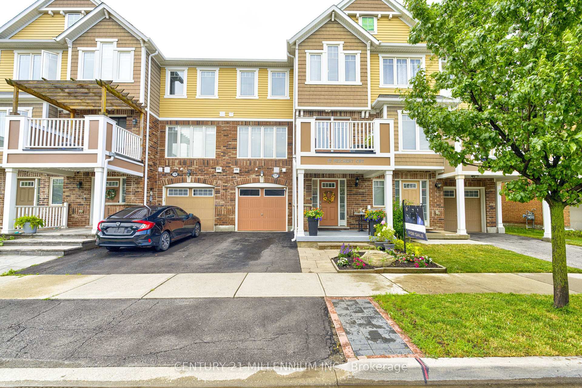17 Reichert Court, Milton, ON, exterior