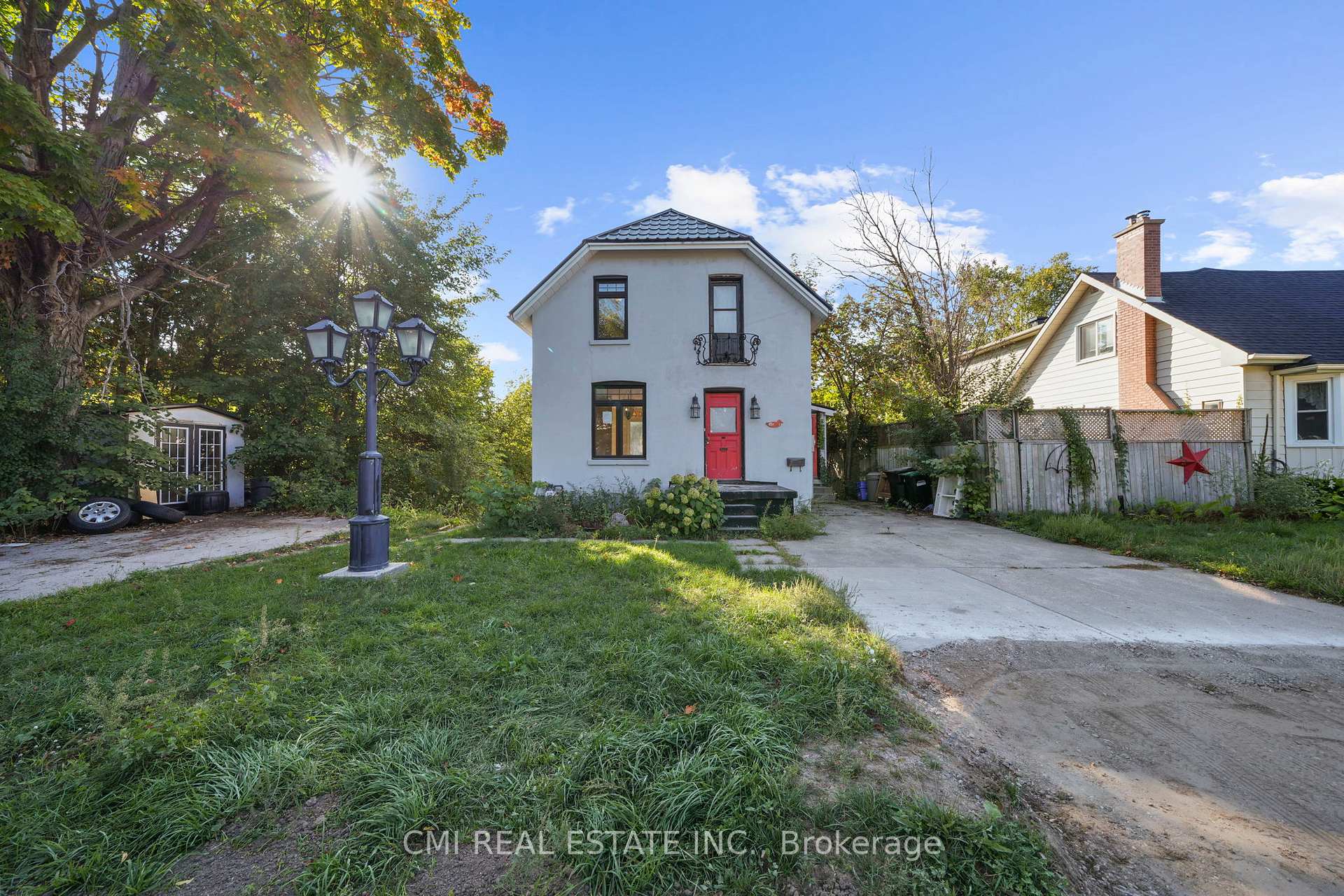 43 Perry Street, Barrie, ON, exterior
