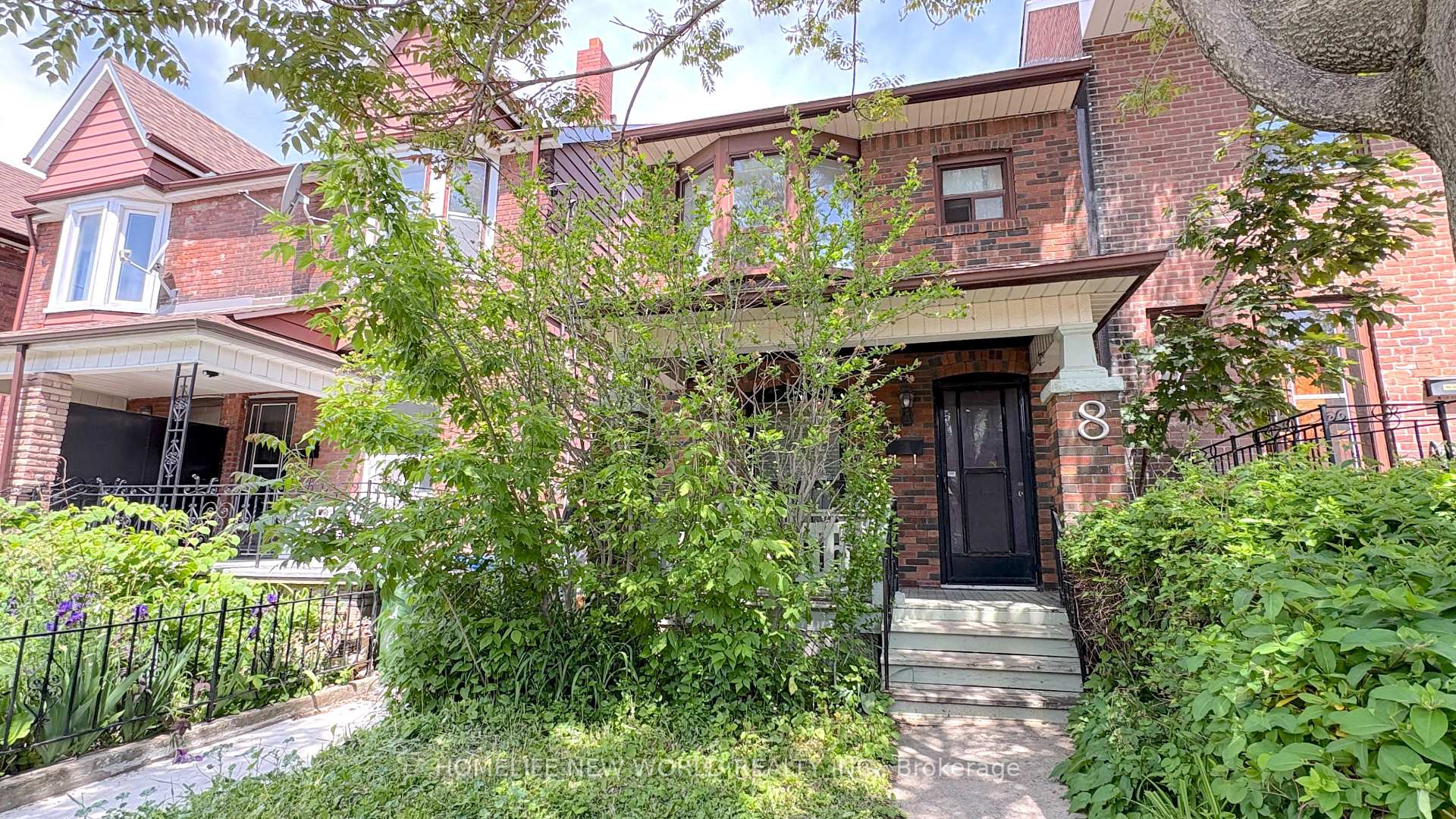 8 Burnfield Avenue, Toronto W02, ON, exterior