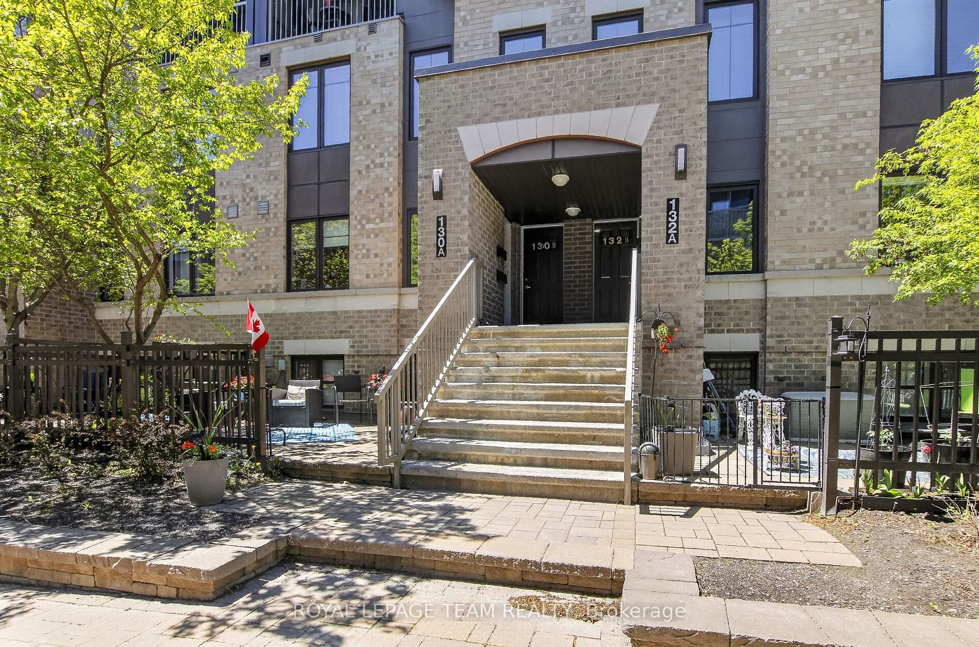130A Lindenshade Drive, Barrhaven, ON, exterior