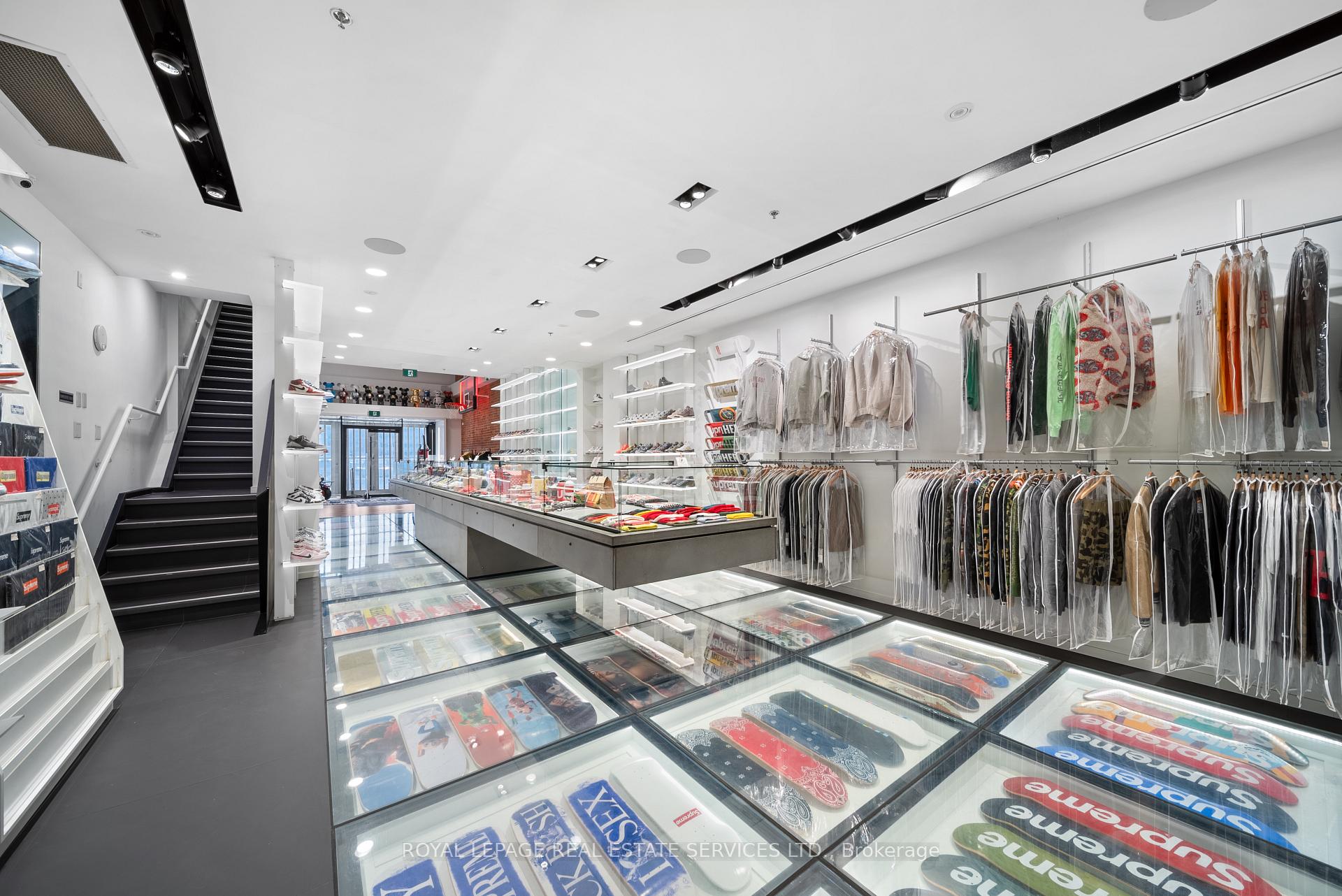273 Queen Street W, Toronto C01, ON, exterior