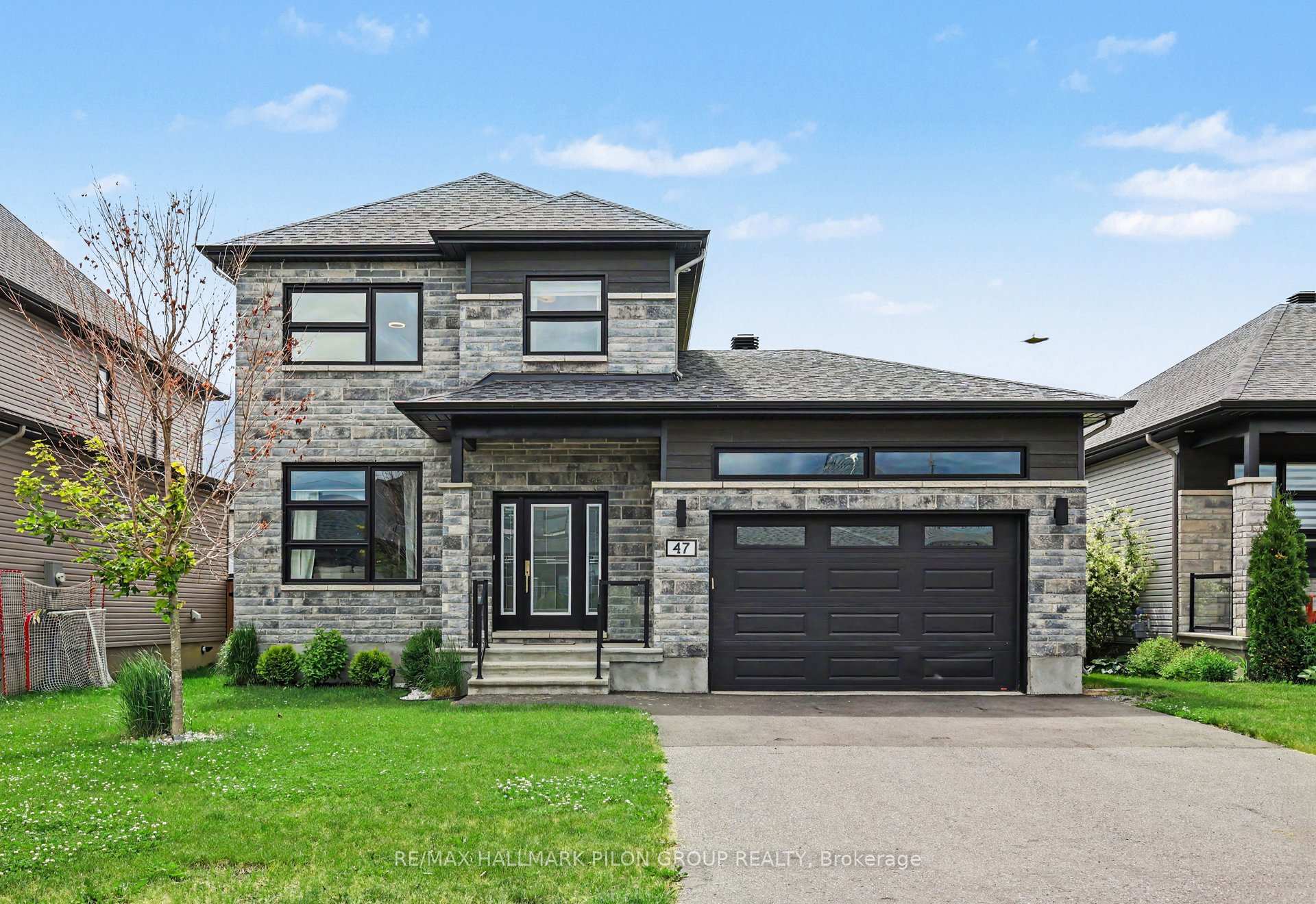 47 Nancy Street, Russell, ON, exterior
